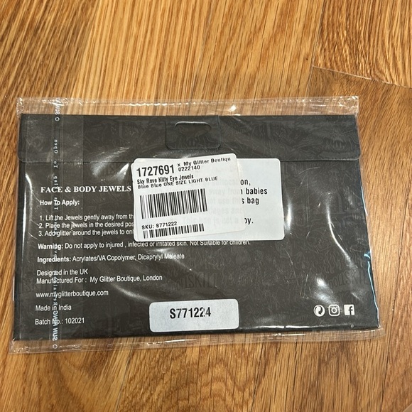 Dolls Kill Face & Body Jewels blue cat eye stickers new - Picture 4 of 4